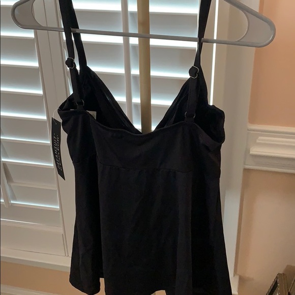 Bathing suit top. Size 8 - Picture 3 of 4